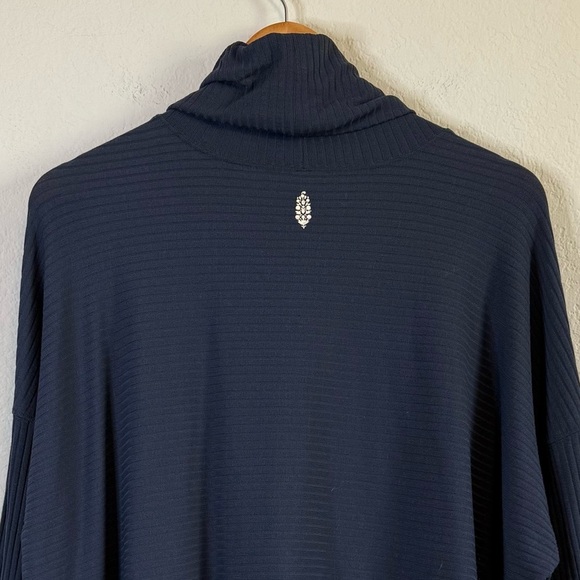 Free People Movement Ribbed Turtleneck Can't Handle This Dark Navy Blue Size LG - Picture 9 of 15